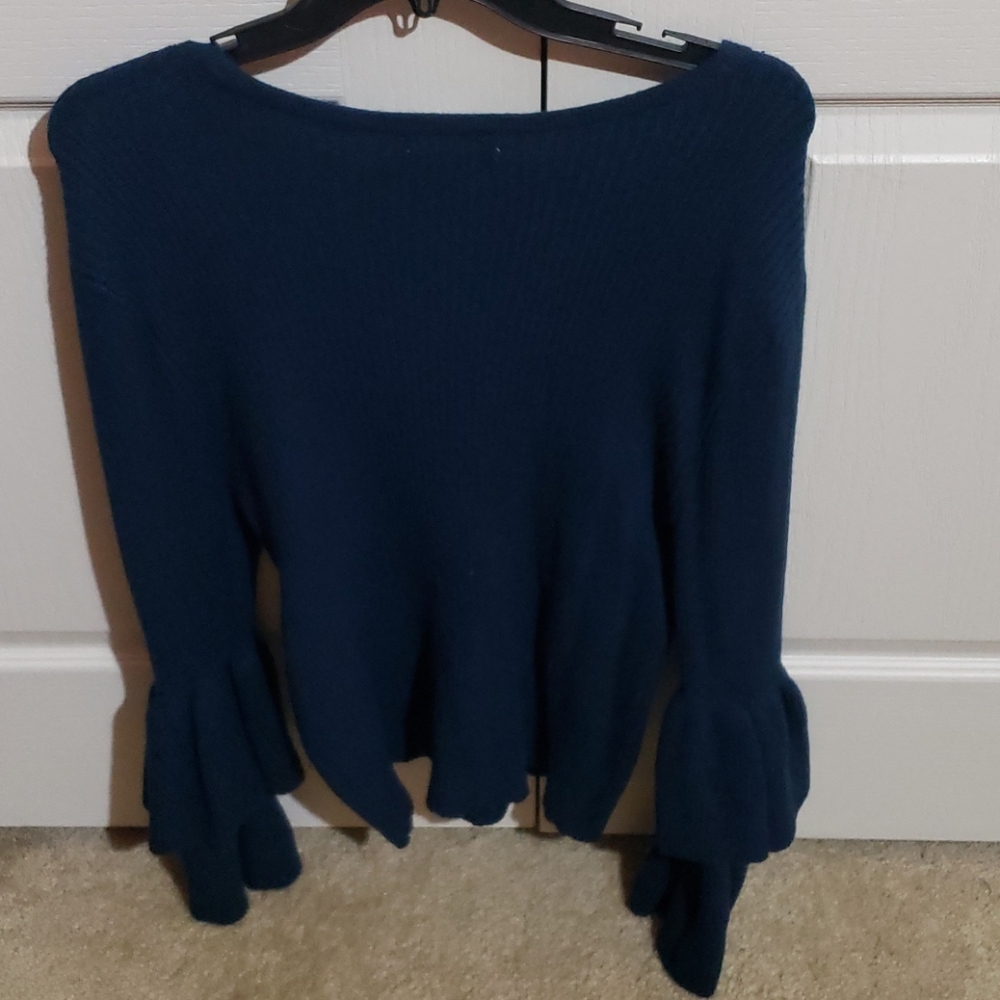 Sweater - Picture 4 of 4